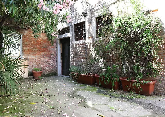 Casa Del Mandolino - Cozy Apt Near The Station!