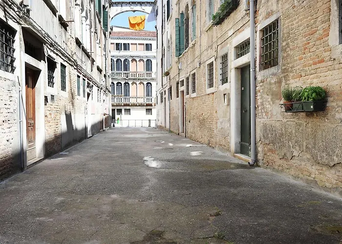 Casa Del Mandolino - Cozy Apt Near The Station!