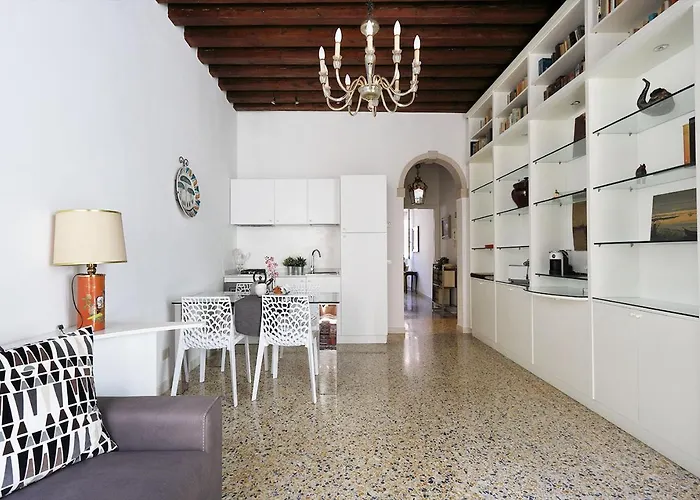 Casa Del Mandolino - Cozy Apt Near The Station!